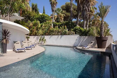 Luxury Seafront Villa with 2 Private Pools