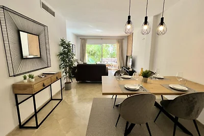 Wohnung in Calahonda mit tropischen Pools