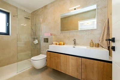 Moderne Familienvilla in Biograd