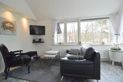 Abgeschiedene Ferienwohnung in dichtem Wald