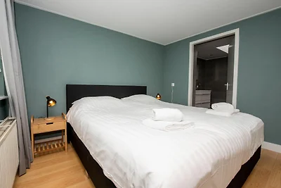 Geräumiges Ferienhaus mit privatem Bootssteg
