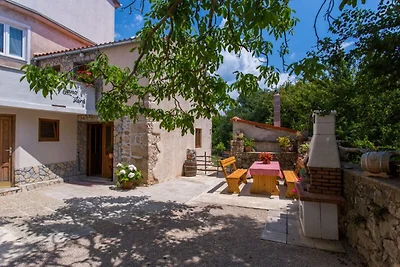Ferienhaus in Polje mit Garten