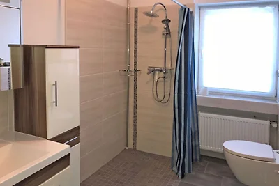 Wohnung in Ellar mit Garten