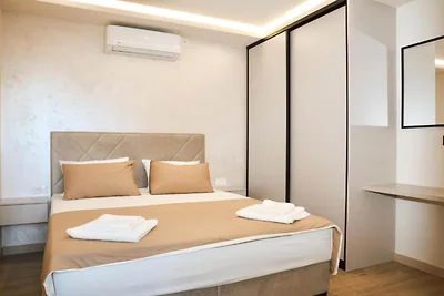 Deluxe One Bedroom Apartment with Balcony