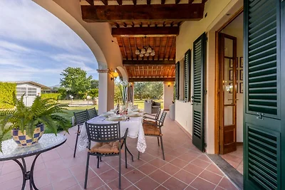Landhaus in Lucca nahe Weingütern