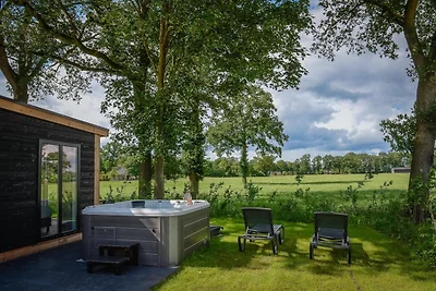 Luxuriöse Panorama-Lodge mit Whirlpool