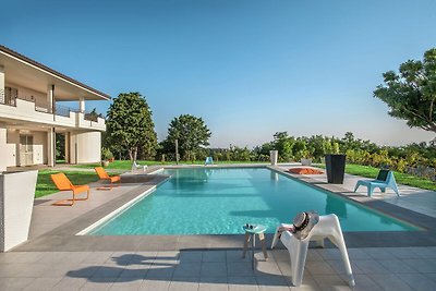 Luxuswohnung in Tavullia mit Swimmingpool