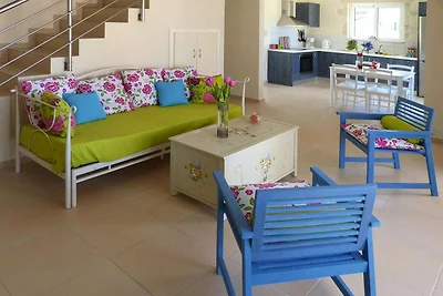 Villa a Nopigia con giardino
