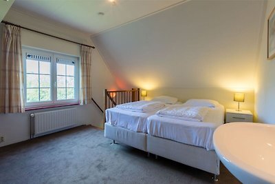 Gemütliches Familienhaus, 10 Gehminuten vom N...