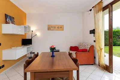 Gerהumige Wohnung mit Garten