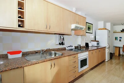 Modernes Apartment in Arrecife mit Terrasse
