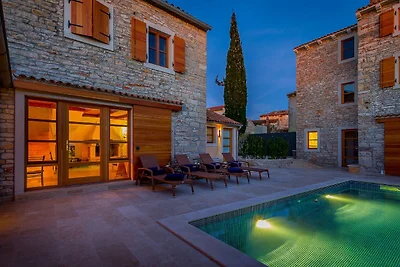 Splendida villa con piscina privata a Ližnjan