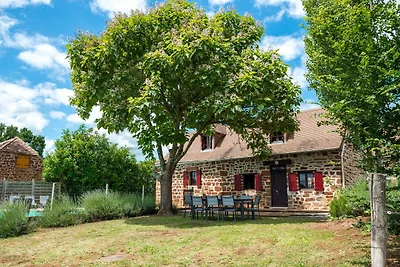 Bella casa vacanze con piscina a Teillots