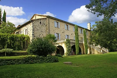 Ruhiges Ferienhaus mit Pool in der Ardèche