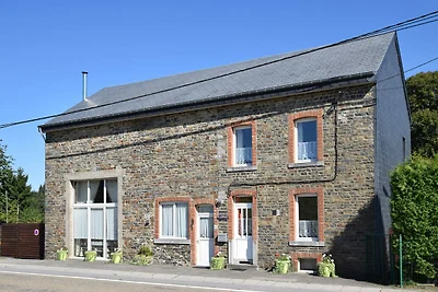 Vakantiehuis vlakbij het bos in Bovigny