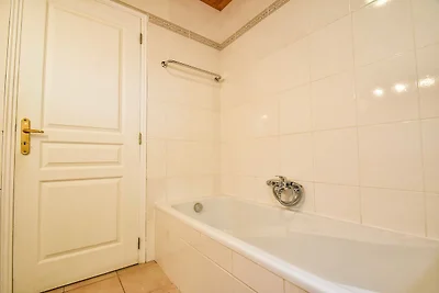 Bella casa vacanza con piscina a Argeliers