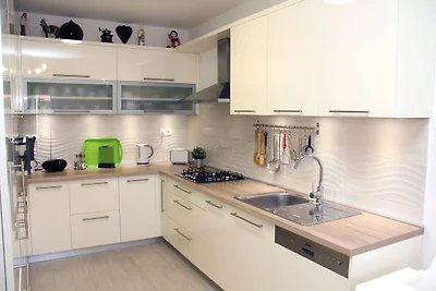 Wohnung in Grebatica mit Meeresstrand