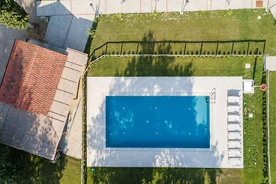 Spaziosa villa con piscina a Castiglion...