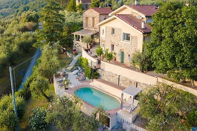 Boerderij in Toscane met panoramisch zwembad
