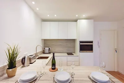 Lussuoso appartamento di 2 locali a 100 metri...