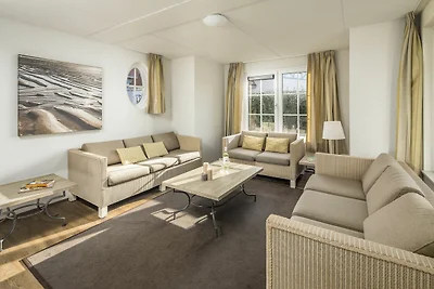 Villa mit Ruderboot und Sauna, nahe dem...