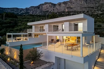 Ferienhaus in Podgora mit Schwimmbecken