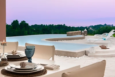 Villa auf dem Peloponnes mit Pool