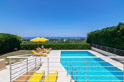 Villa in Adelianos Kampos mit Privatpool