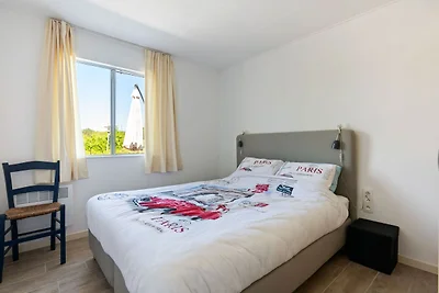 Bungalow urbano a Écuras con piscina
