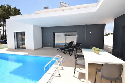Moderne Villa mit eigenem Swimmingpool in...
