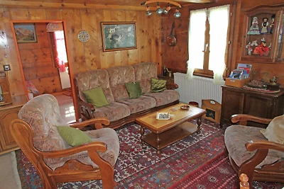Boutique-Ferienwohnung im Wallis mit Balkon