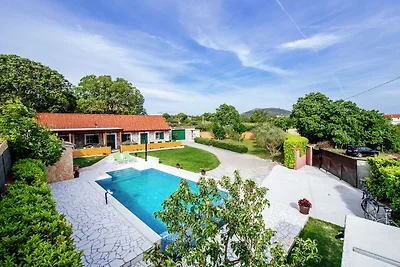Tranquilla casa vacanze con piscina a Kakma