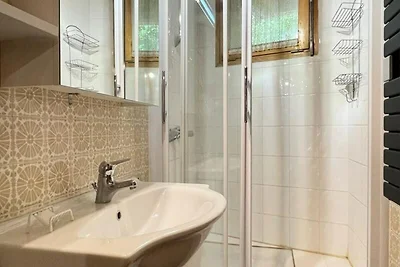 In der Nähe befinden sich Geschäfte, der kost...