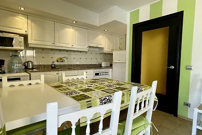 Appartement Salles Beach voor vijf personen