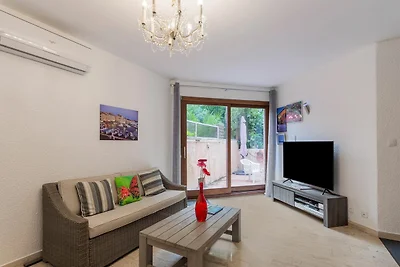 Elegantes Ferienhaus mit Pool
