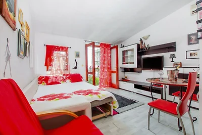 Erfrischende Wohnung in Omiš mit Balkon