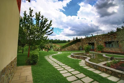 Lussureggiante Agriturismo nel cuore della...