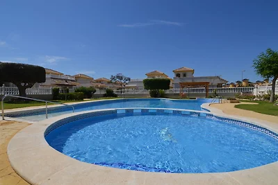 Moderna casa vacanze a Valencia con piscina