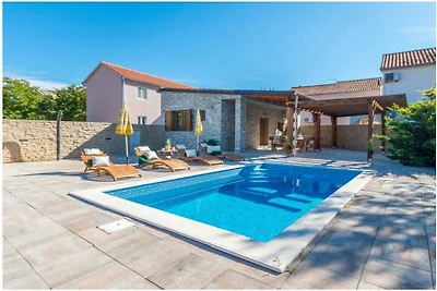 Holiday Home Ema with pool