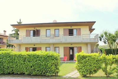 Gerהumige Wohnung mit Garten