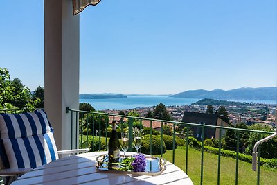 Ferienhaus in Verbania mit Balkon