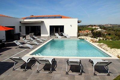 Geräumige Villa mit Pool in Salir de Matos,...