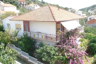 Appartamento a Vinisce con vista mare