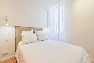 Lussuoso appartamento di 2 locali a 100 metri...