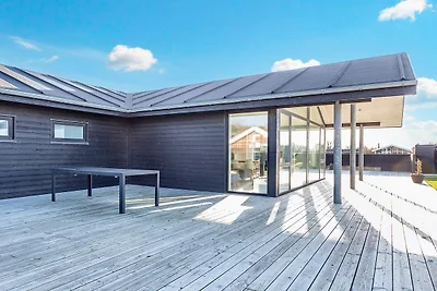 Modern Cottage with Spa - By Traum...