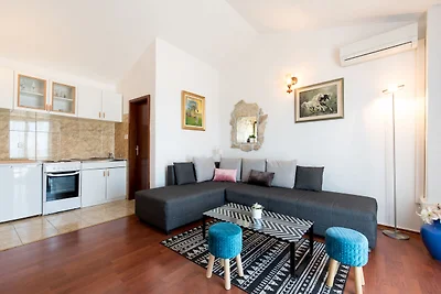 Sontuosa casa vacanze a Podstrana