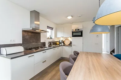 Moderne villa met grote keuken in Limburg