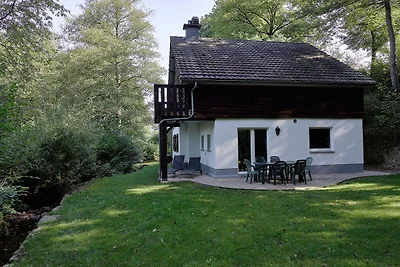 Idyllisches Ferienhaus mit Sauna in Stoumont