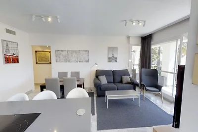 Moderno appartamento sul mare per 6 persone