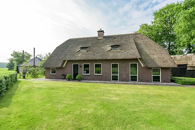 Großer Bauernhof in der Nähe des Pieterpads